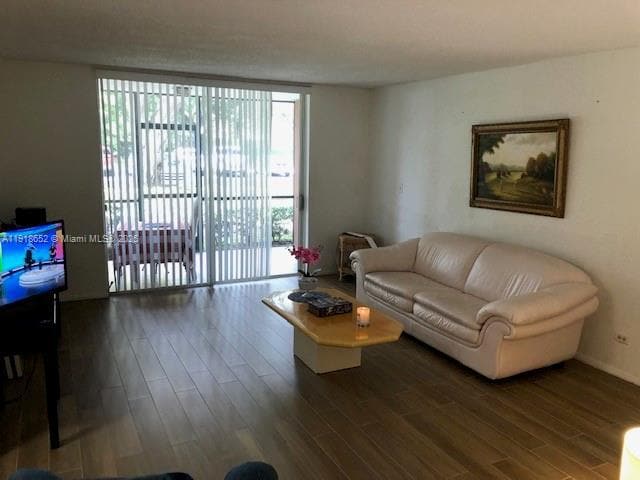 Photo - 3720 Inverrary Dr Unit 1C