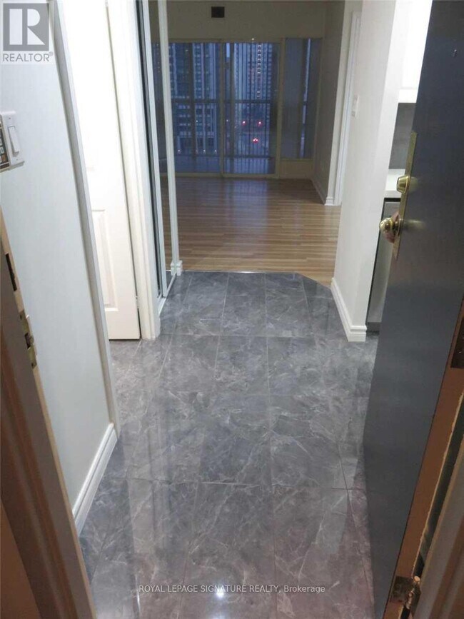 Photo - 285 Enfield Pl Unit 801