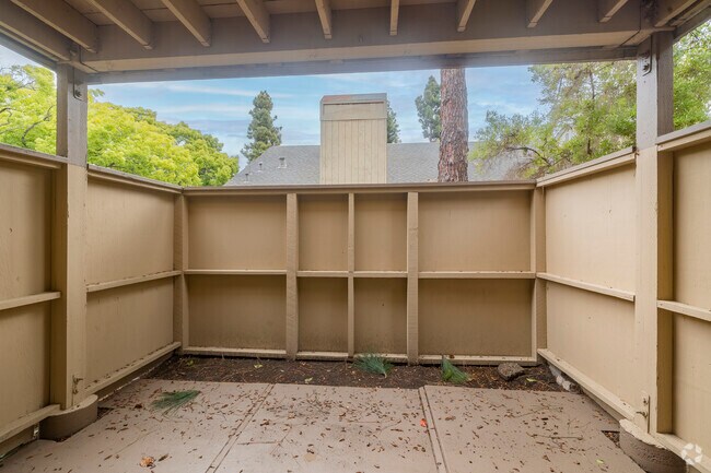 1BR, 1BA - 660SF - Patio