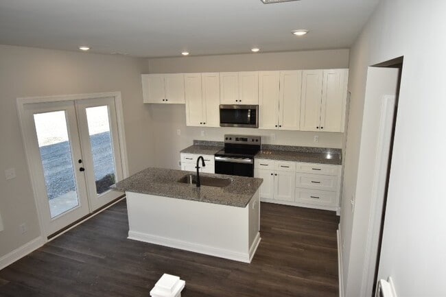 Photo - 184 W Allen St