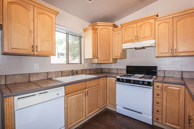 Photo - 202 Robinson Dr Unidad #1