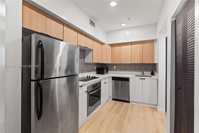 Photo - 810 7th St Unit 102