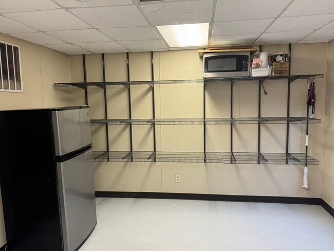 Photo - 324 Messenger Rd