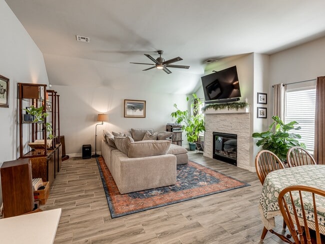 Photo - 9209 Anaum Ln