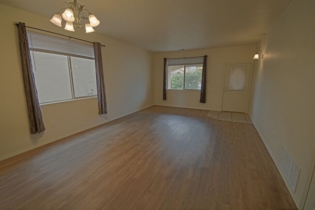 Photo - GREAT 4 BEDROOM HOME IN NE HEIGHTS