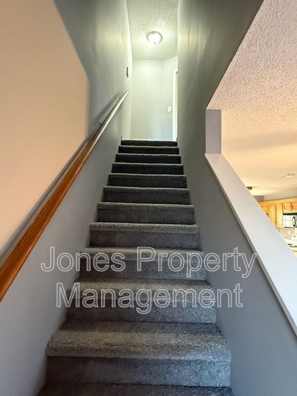 Photo - 805 Grove St