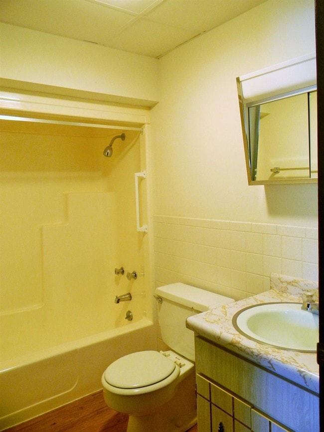 Photo - Cambridge Manor Apartments