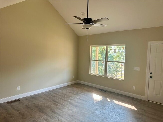 Photo - 361 Tower Dr