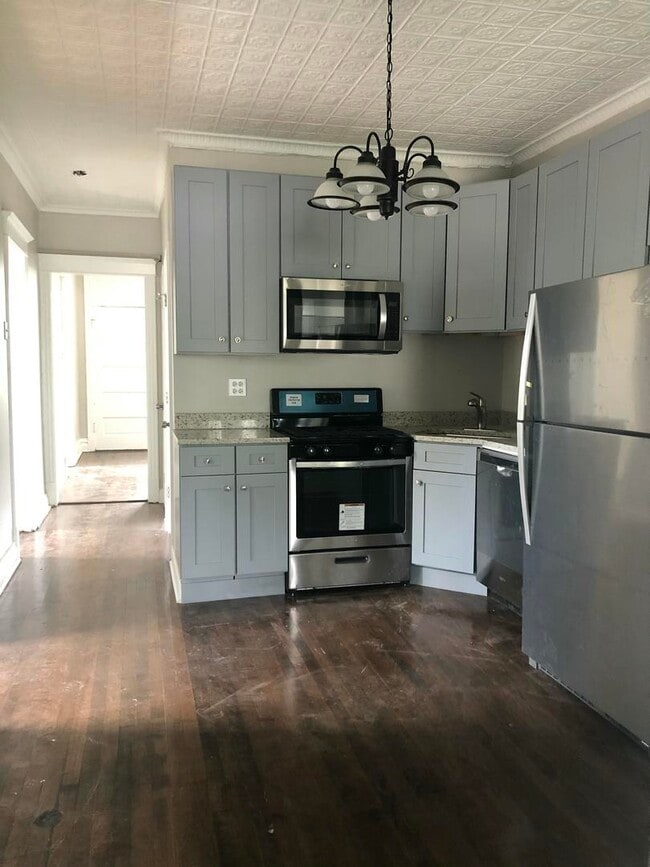 Photo - 827 W 33rd Pl Unit 2RB