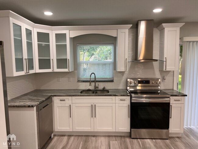 Photo - 1560 Palmetto St