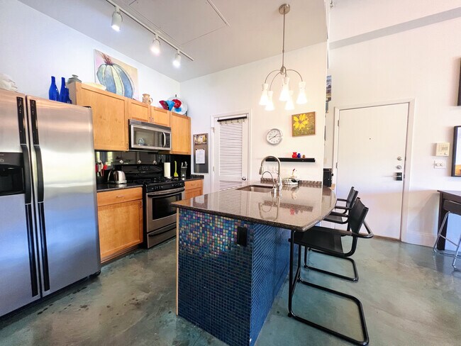 Photo - 2401 E 6th St Unit 6091