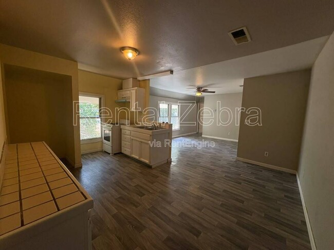 Photo - 353 W 22nd St