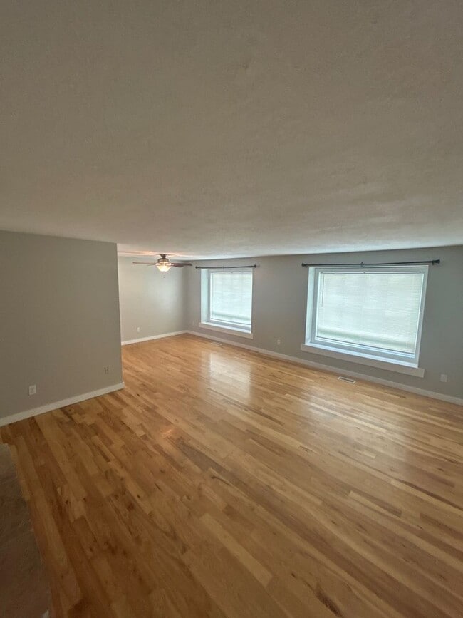 Photo - 3677 Carmelle Ct NE