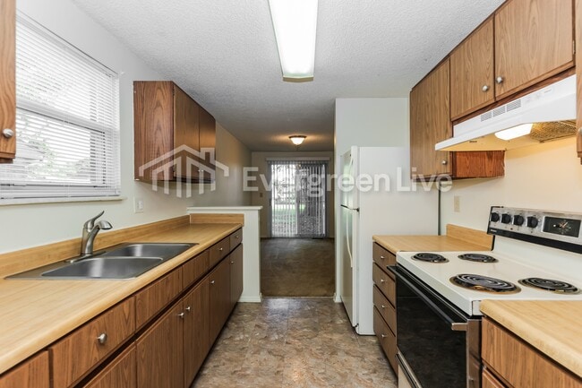 Photo - 6477 Rolling Glen Dr