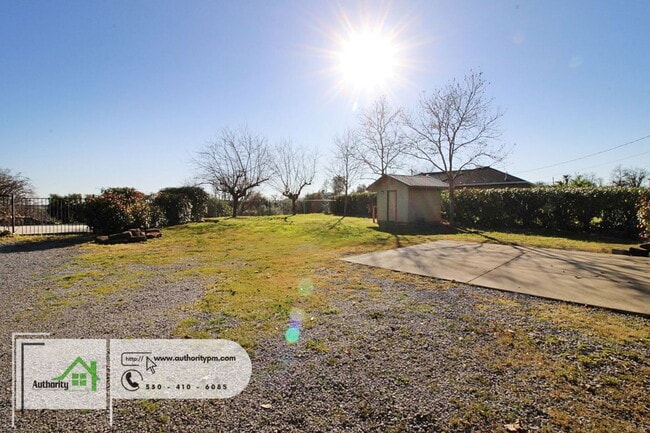 Photo - 19250 Hill St