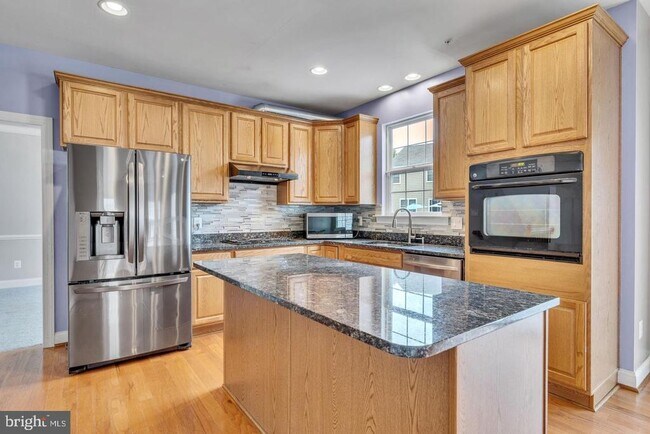 24340 Broad Creek Dr