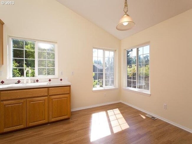 Photo - SUNNY & BRIGHT SINGLE FAMILY HOME IN HILLSBORO
