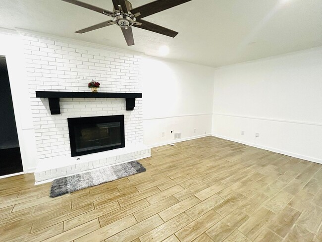 Photo - 2664 Abington Dr SW