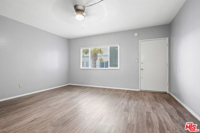 Building Photo - 115 N Oak St Unit 28 Rental