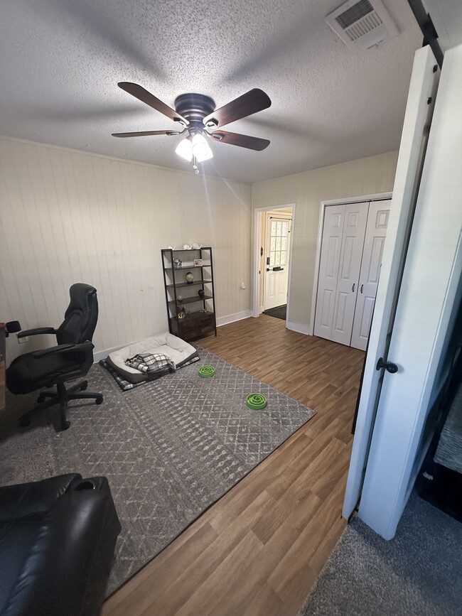 Photo - 113 Walz Cir