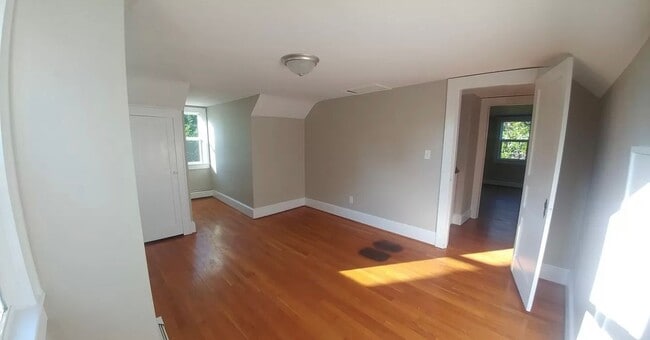 Photo - 3 bedroom 2 bath prime location!