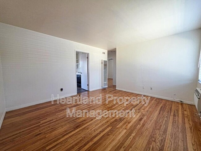 Photo - 9273 Earl St
