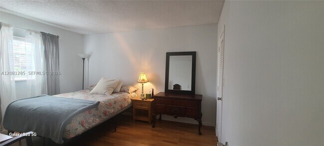Photo - 424 N Riverside Dr Unit 205