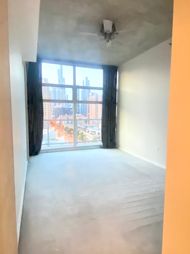 Building Photo - 1620 S Michigan Ave Unit 1103 Rental