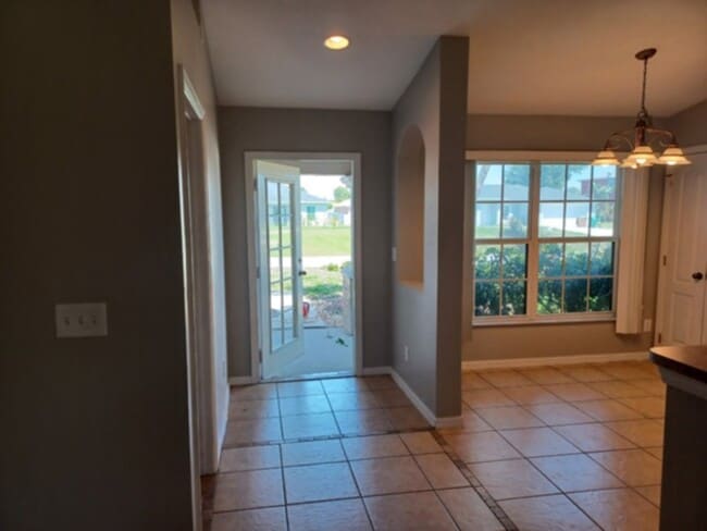 Photo - Available Now! Nice 3 Bedroom 2 bath split...