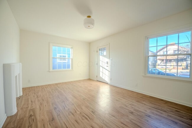 Photo - 657 E Moler St