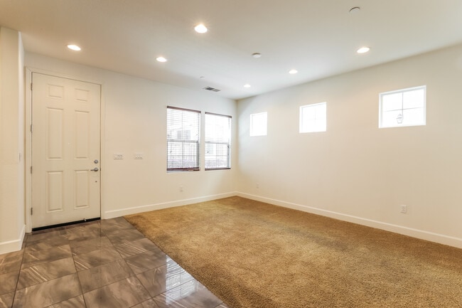 Photo - 1591 Sylvia St