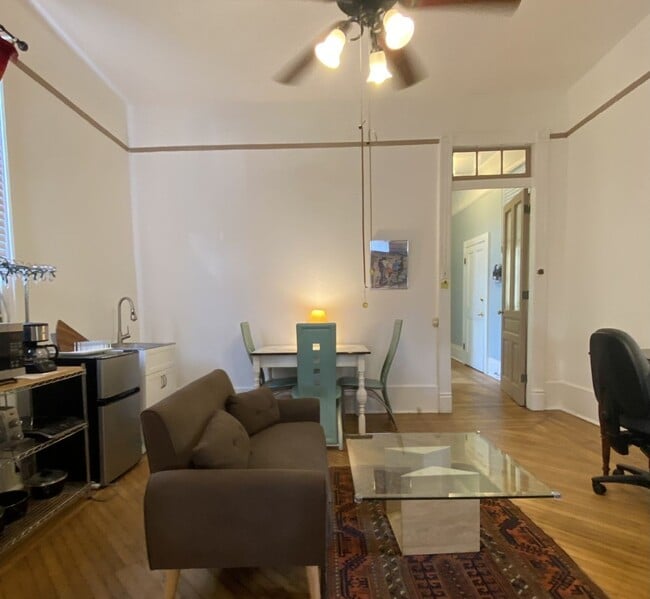 Photo - 922 Adams St
