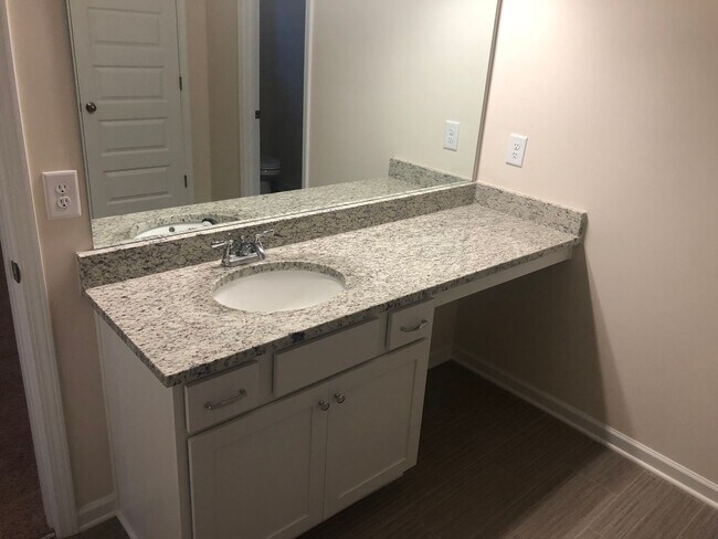 Photo - 531 Fairway Dr SW