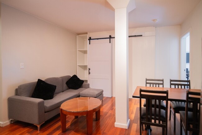 Building Photo - 440 Richards St Unit 202