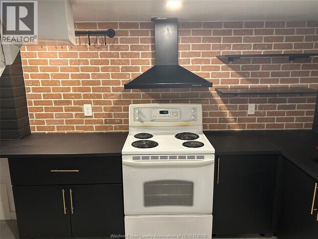 Photo - 1677 Betts Ave