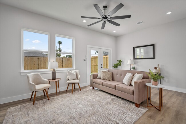 Photo - 7228 Avenue B