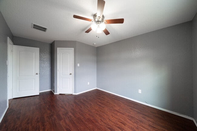 Photo - 9131 Canter Horse