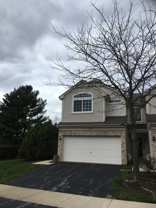 956 Tanager Ct