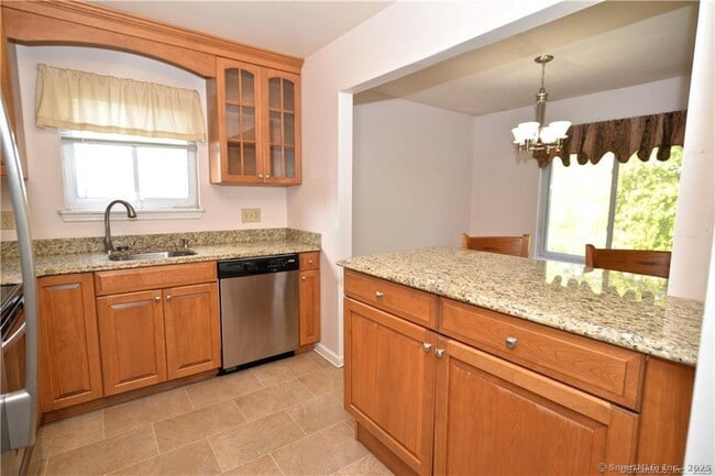Photo - 140 Hamden Ave Unit APT C