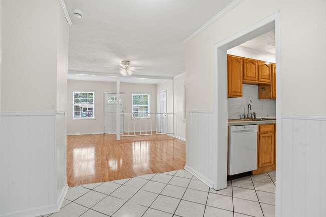 Photo - 1262 Woodlawn Ter