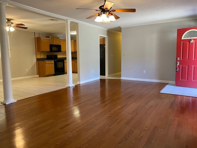 Photo - 228 Yellowleaf Dr