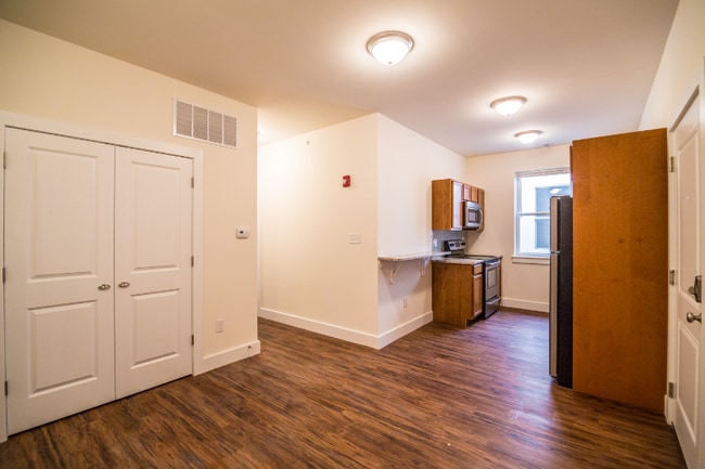 Building Photo - 411 N 34th St Unit Floor Plan 1 Rental
