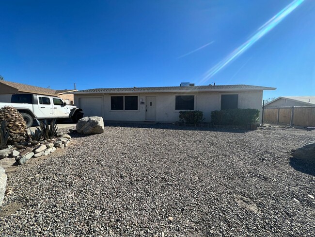 Building Photo - 3 Bedroom - 2 Bath Home