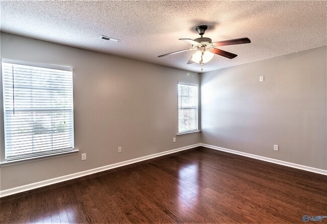 Photo - 111 NW Wittington Ln