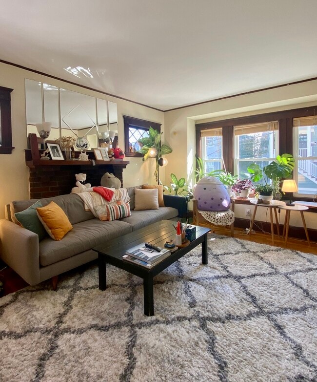 Building Photo - 11 Sunset St Unit 102T