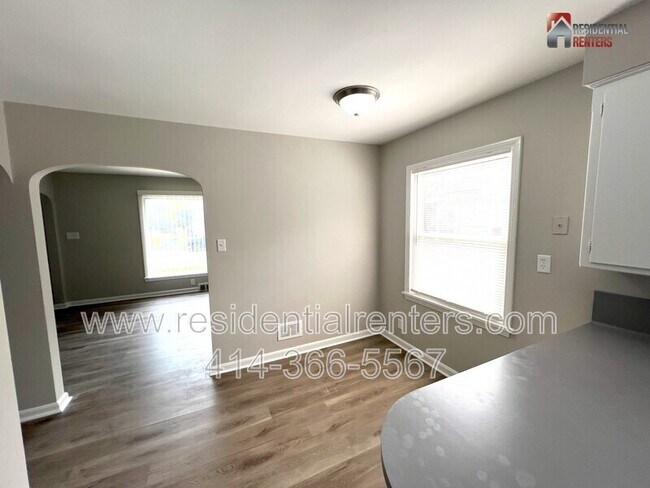 Photo - 5911 N 35th St Unit Lower