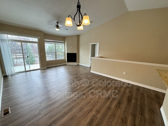 Photo - 730 Thimbleberry Point