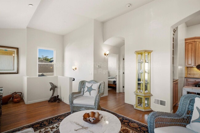 Photo - 525 Laurel Ave