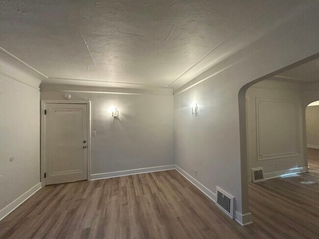 4401 Buckingham Unit 1