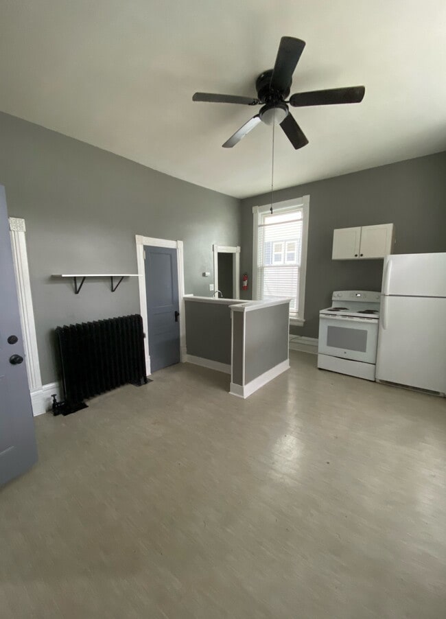 Building Photo - 1941 Madison St Unit A